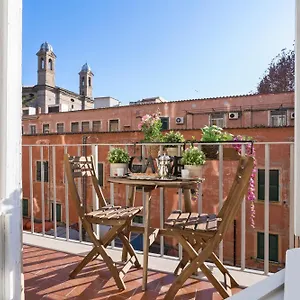  Апартаменты Townhouse By The Spanish Steps
